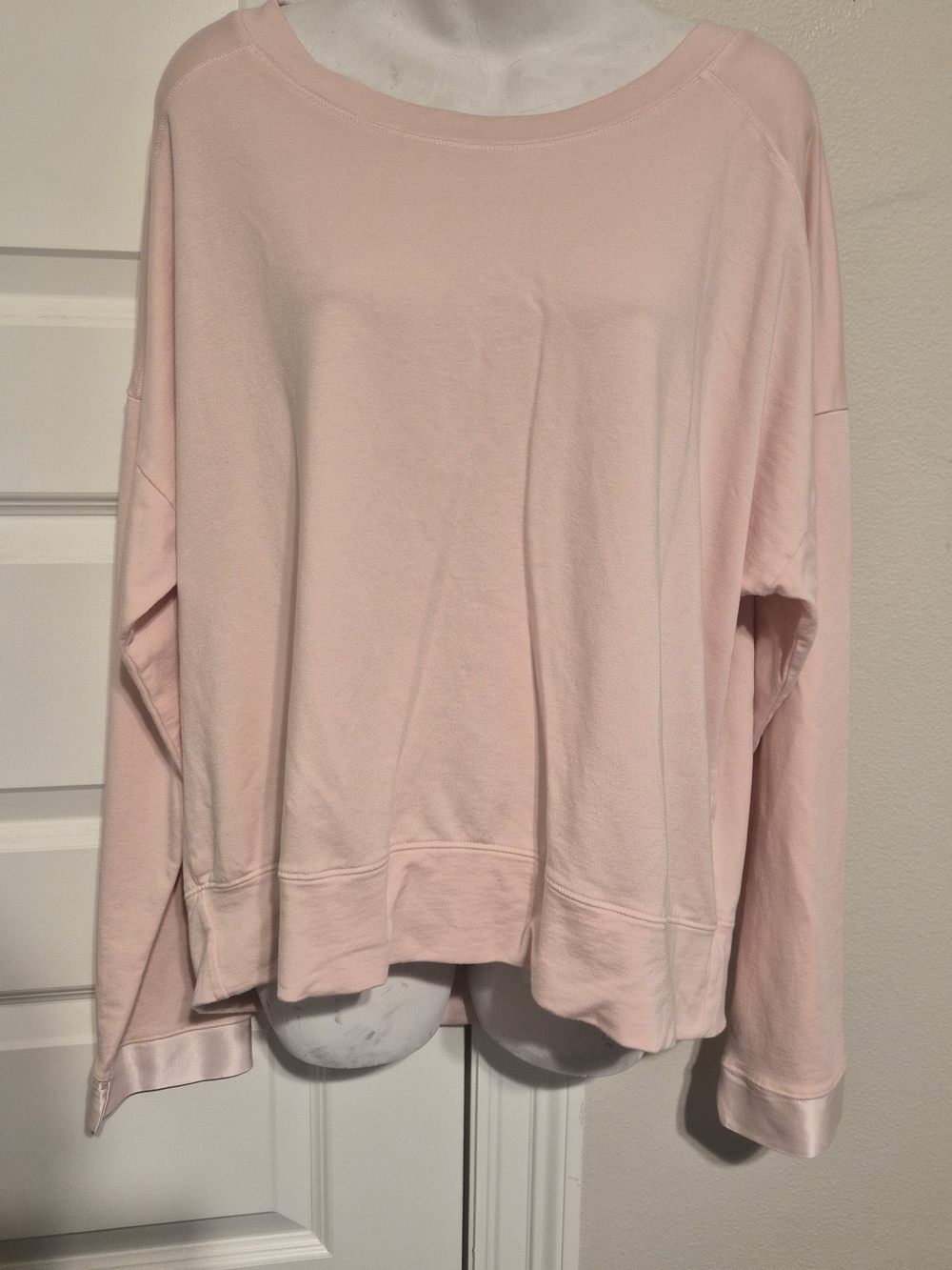 PJ Harlow Izzy French Loungewear Sweatshirt with Satin Cuffs Hi Lo NWT XL